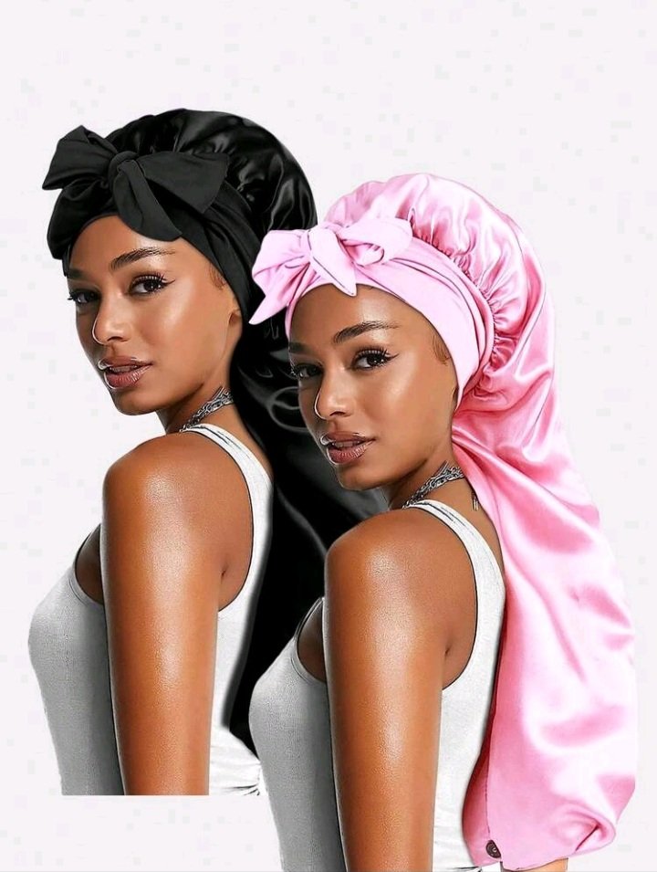 Bonnet long en satin pour femme